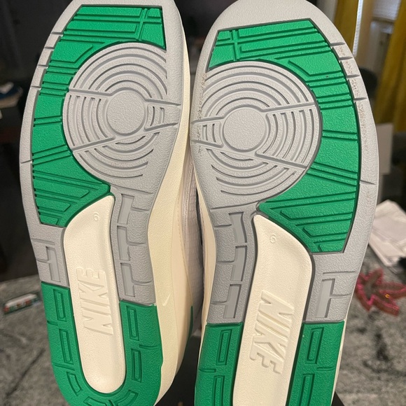 Jordan 2s- Lucky Green - Picture 3 of 7